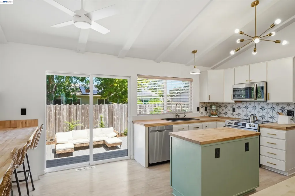 241 Garnet Drive Livermore CA 94550