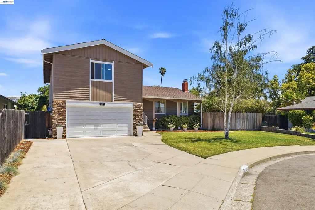 241 Garnet Drive Livermore CA 94550