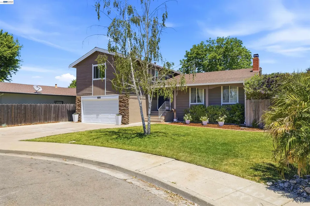 241 Garnet Drive Livermore CA 94550