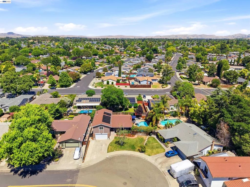 241 Garnet Drive Livermore CA 94550