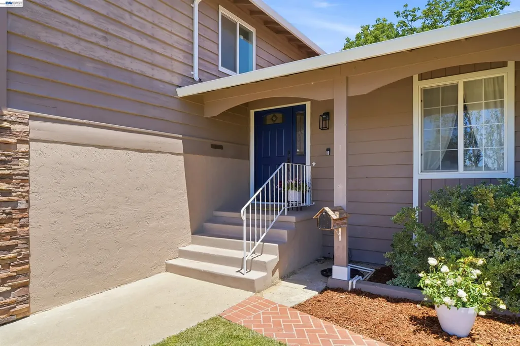 241 Garnet Drive Livermore CA 94550