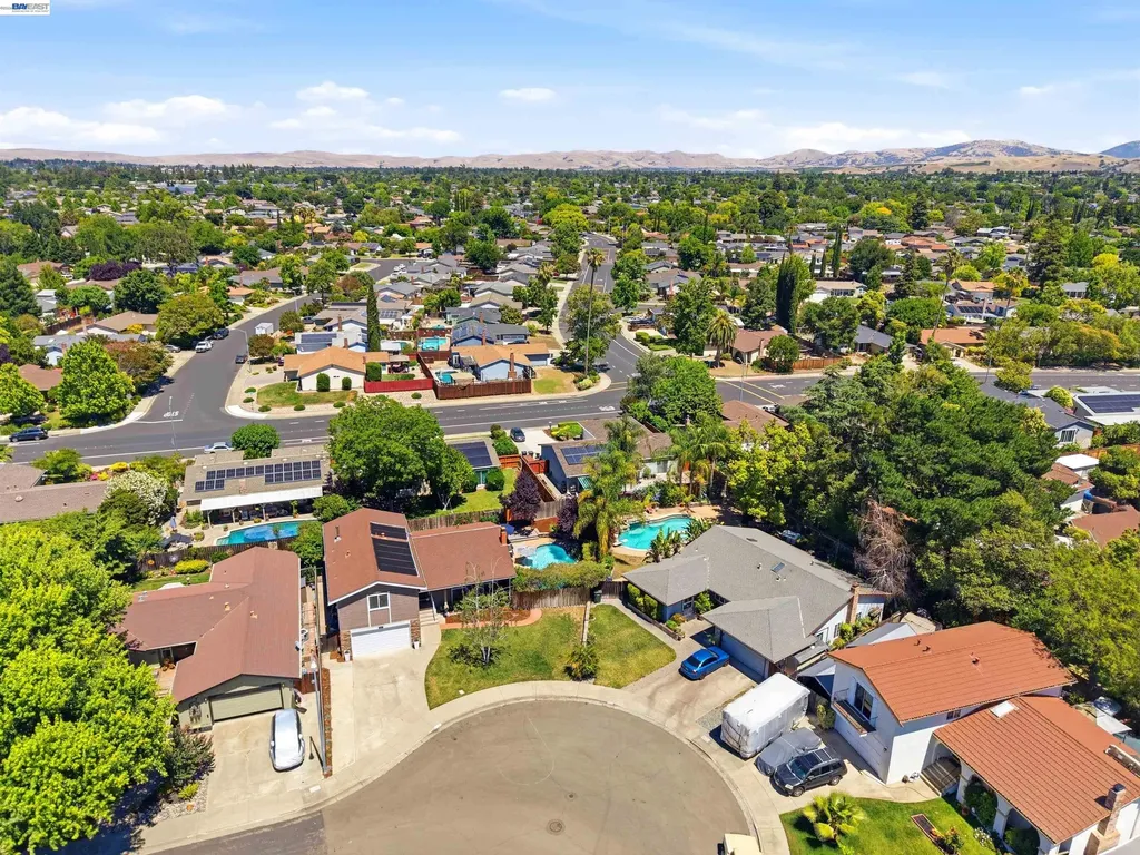 241 Garnet Drive Livermore CA 94550