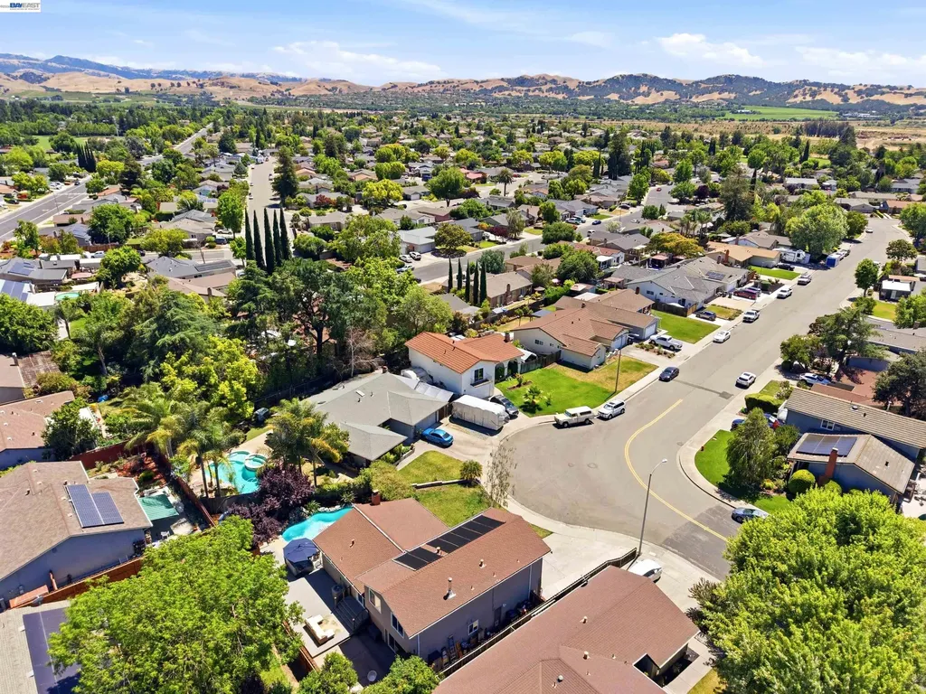 241 Garnet Drive Livermore CA 94550