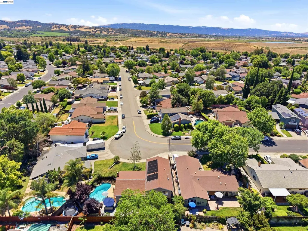 241 Garnet Drive Livermore CA 94550