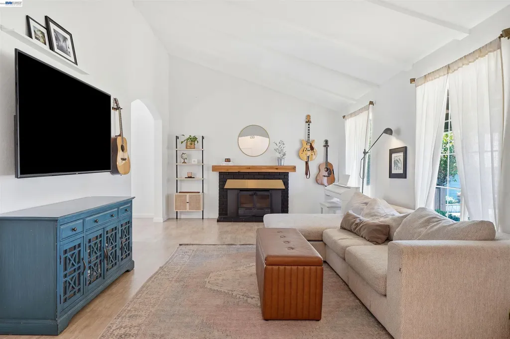241 Garnet Drive Livermore CA 94550