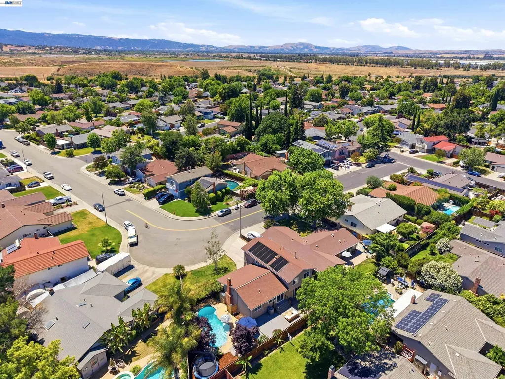 241 Garnet Drive Livermore CA 94550