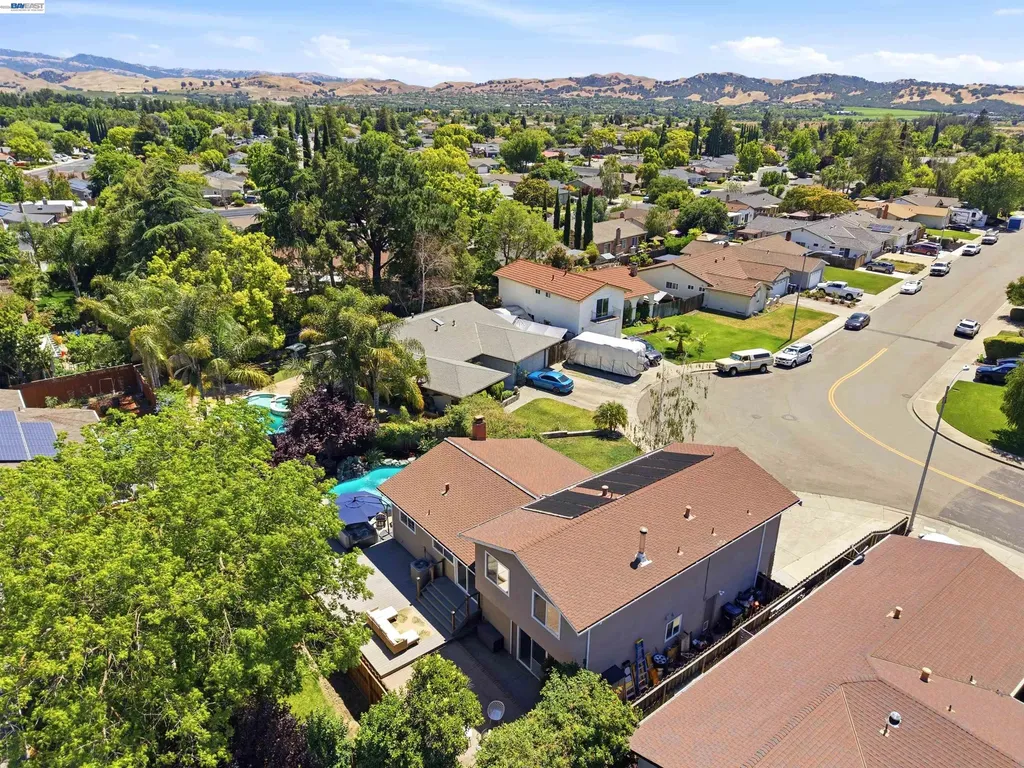 241 Garnet Drive Livermore CA 94550