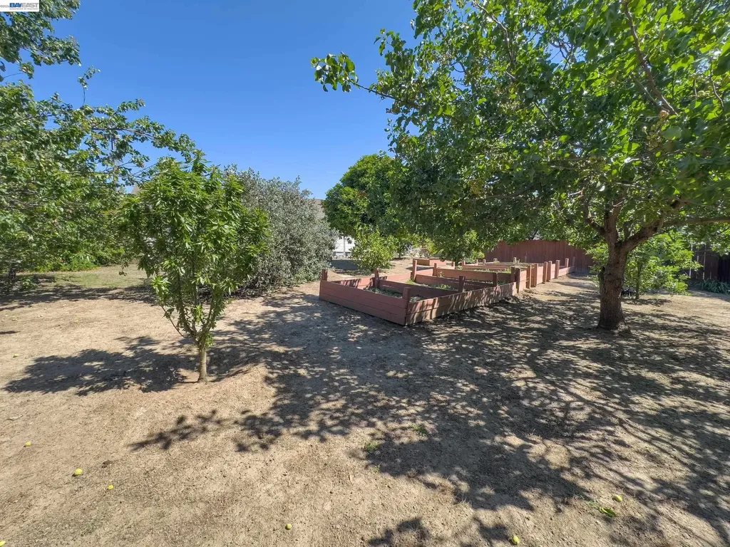 350 Strand Avenue Pleasant Hill CA 94523