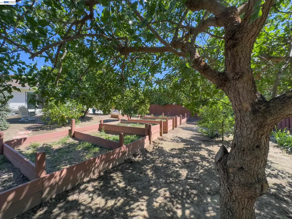 350 Strand Avenue Pleasant Hill CA 94523