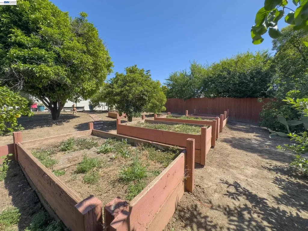 350 Strand Avenue Pleasant Hill CA 94523