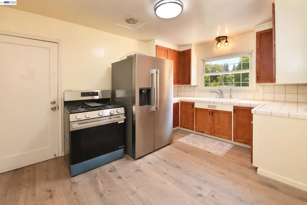 350 Strand Avenue Pleasant Hill CA 94523