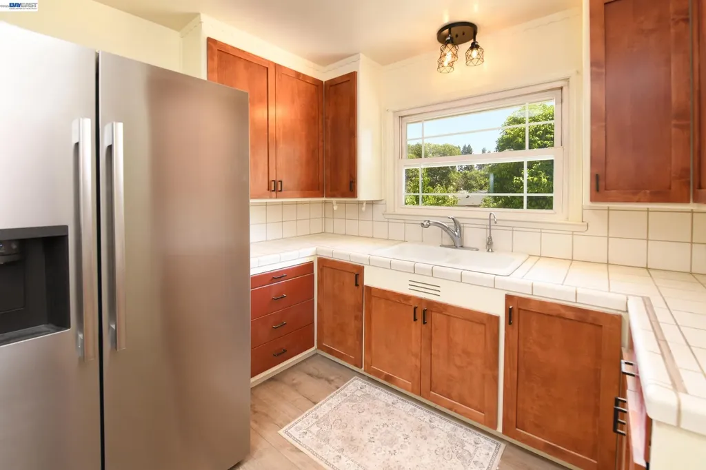 350 Strand Avenue Pleasant Hill CA 94523