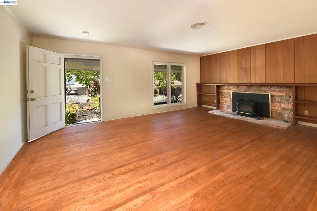 350 Strand Avenue Pleasant Hill CA 94523