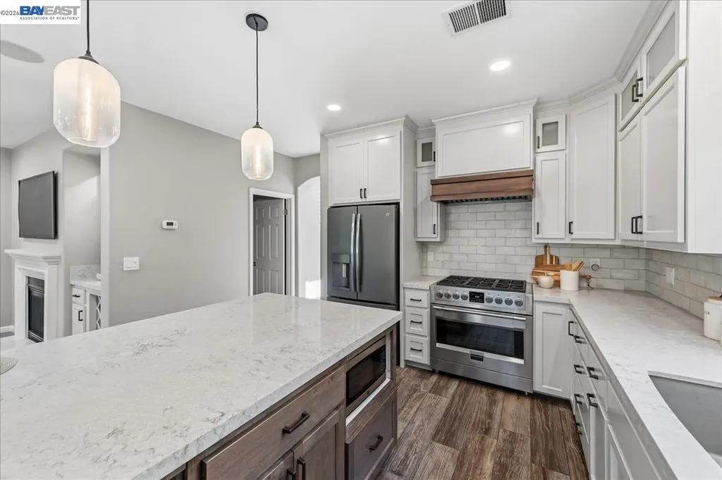 5625 Applegate Way Dublin CA 94568
