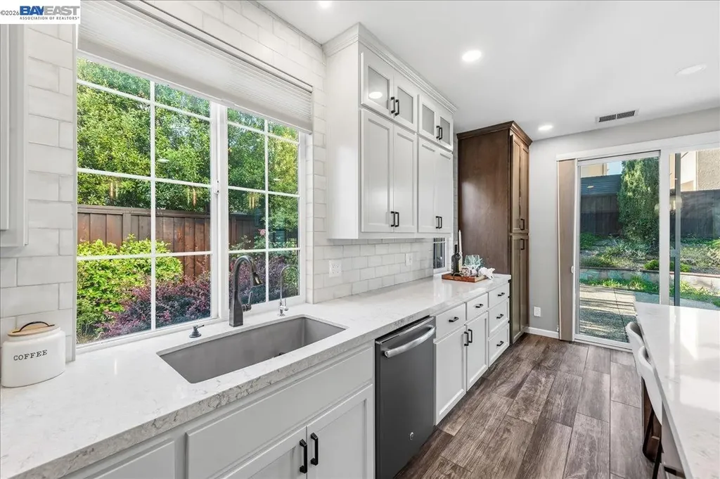 5625 Applegate Way Dublin CA 94568