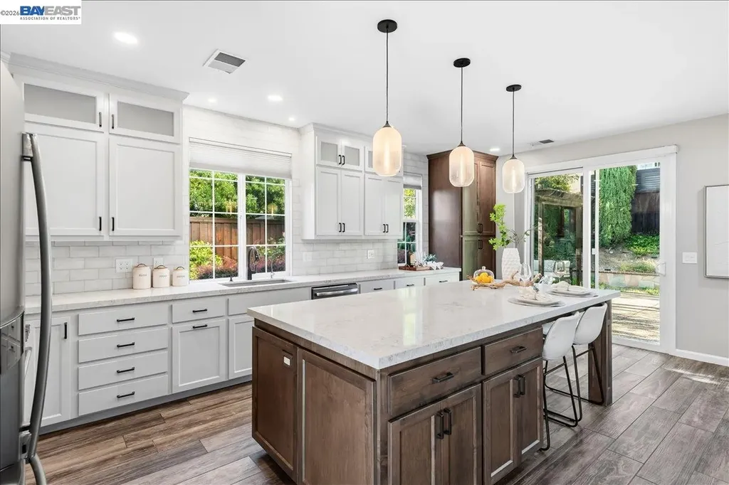 5625 Applegate Way Dublin CA 94568
