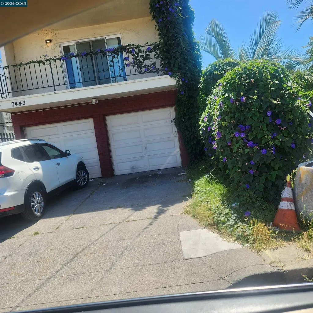 7443 Weld Street Oakland CA 94621