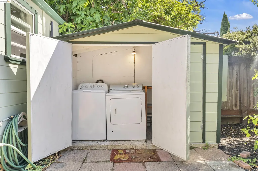 5154 Shafter Avenue Oakland CA 94618