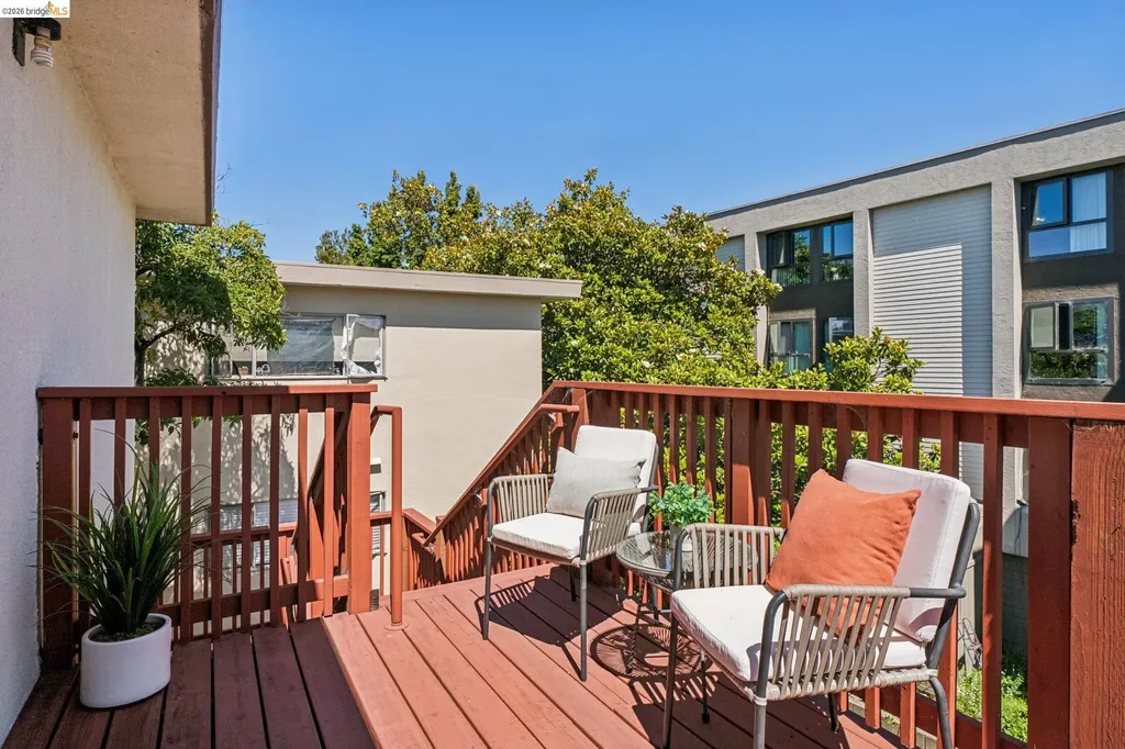 1410 Lakeshore Avenue Oakland CA 94606