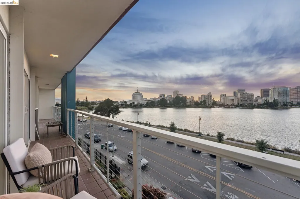 1410 Lakeshore Avenue Oakland CA 94606