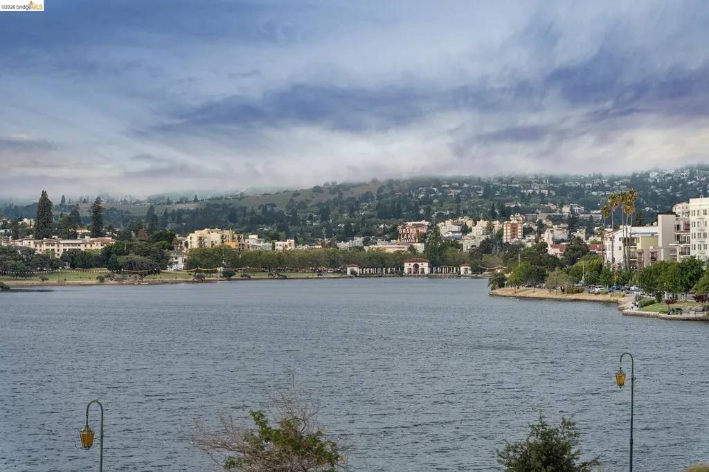 1410 Lakeshore Avenue Oakland CA 94606