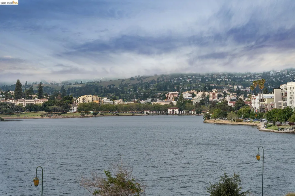 1410 Lakeshore Avenue Oakland CA 94606