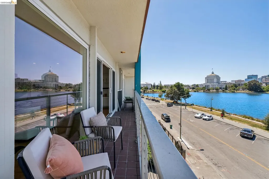 1410 Lakeshore Avenue Oakland CA 94606