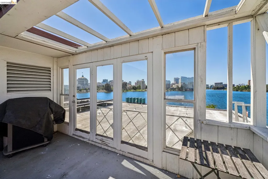 1410 Lakeshore Avenue Oakland CA 94606