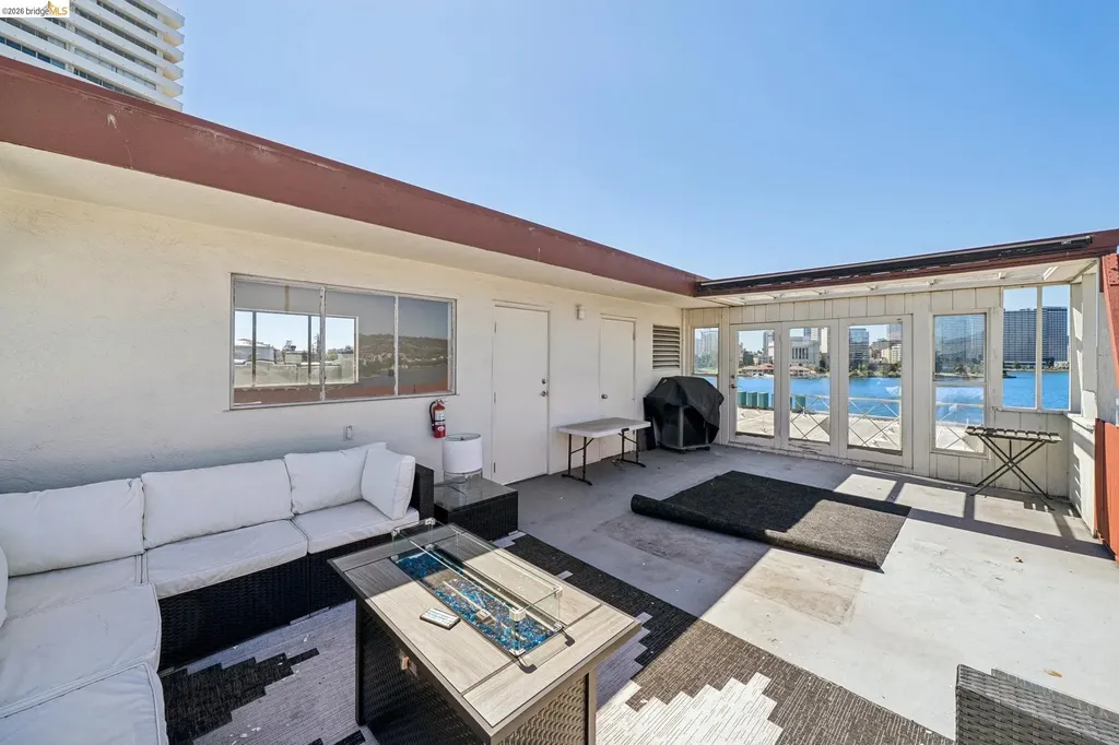 1410 Lakeshore Avenue Oakland CA 94606