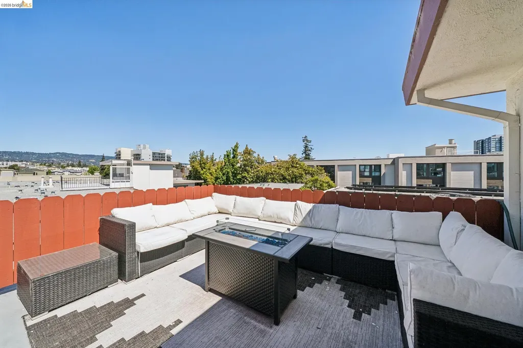 1410 Lakeshore Avenue Oakland CA 94606