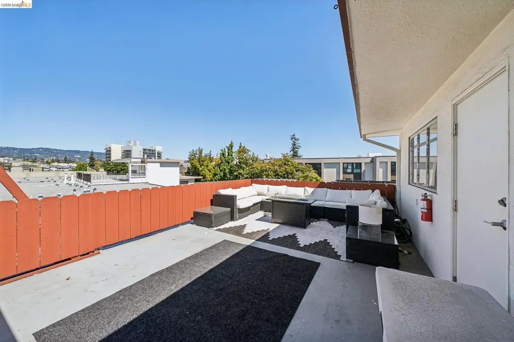 1410 Lakeshore Avenue Oakland CA 94606