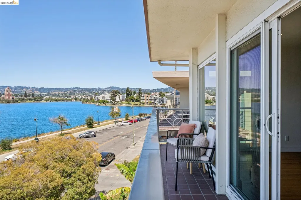 1410 Lakeshore Avenue Oakland CA 94606