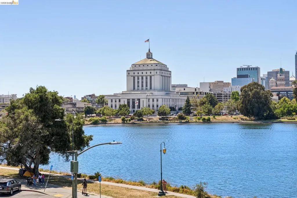 1410 Lakeshore Avenue Oakland CA 94606
