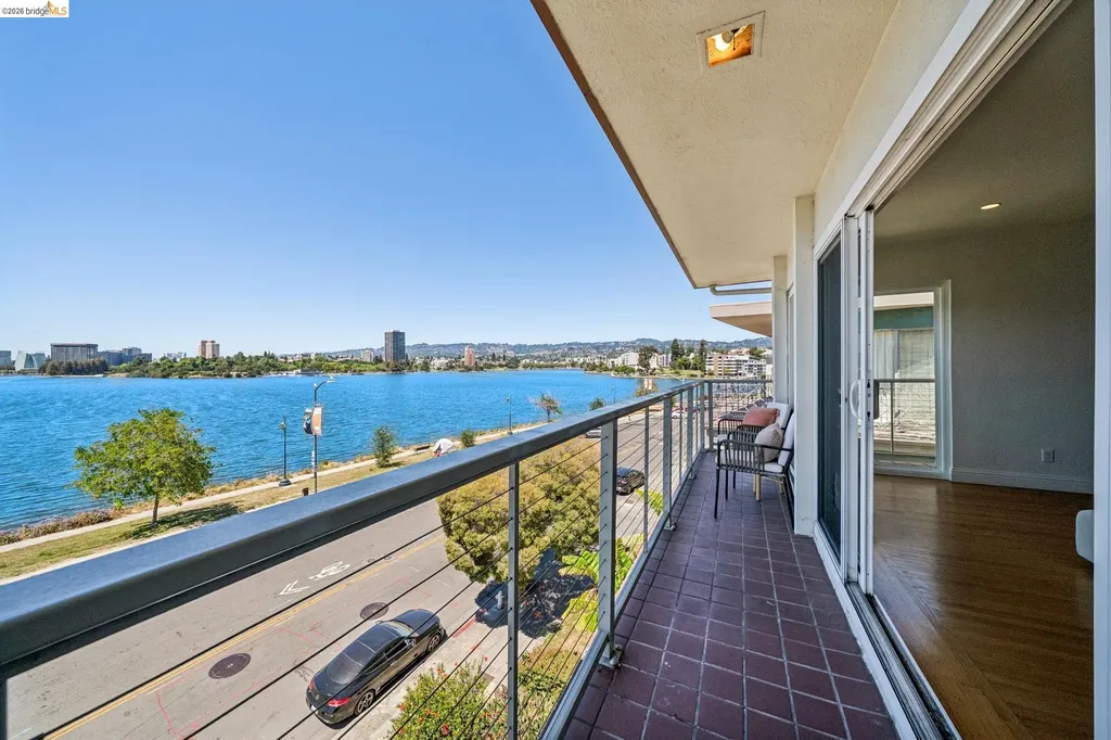 1410 Lakeshore Avenue Oakland CA 94606