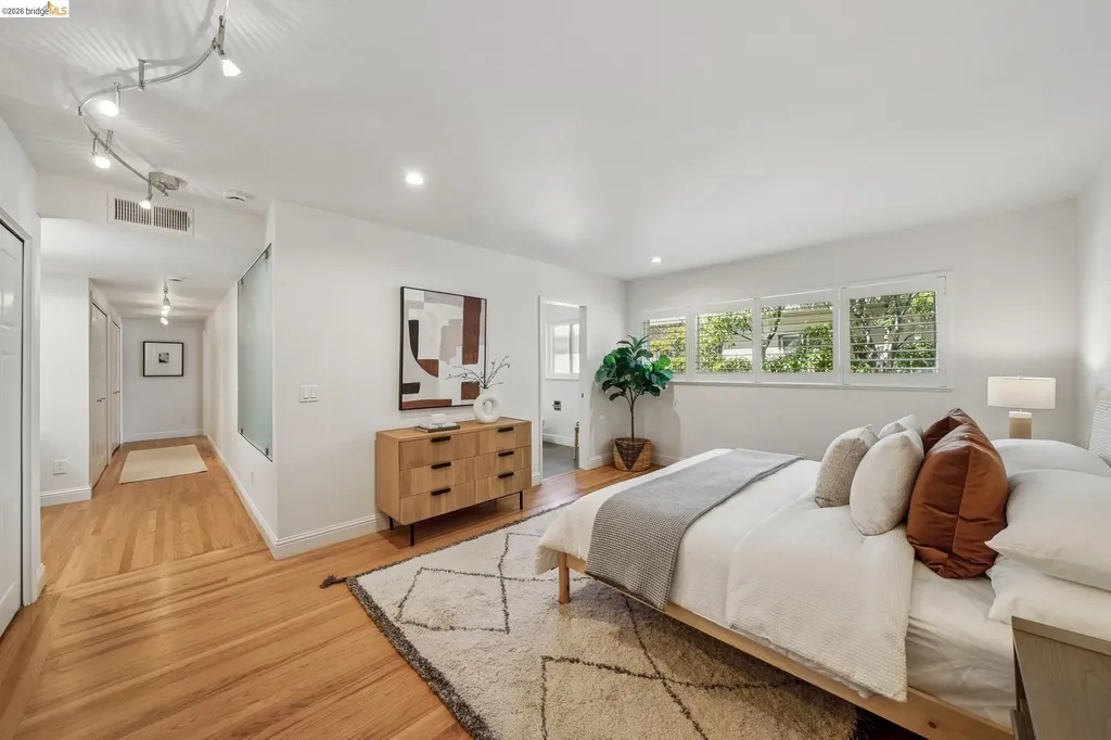 1410 Lakeshore Avenue Oakland CA 94606