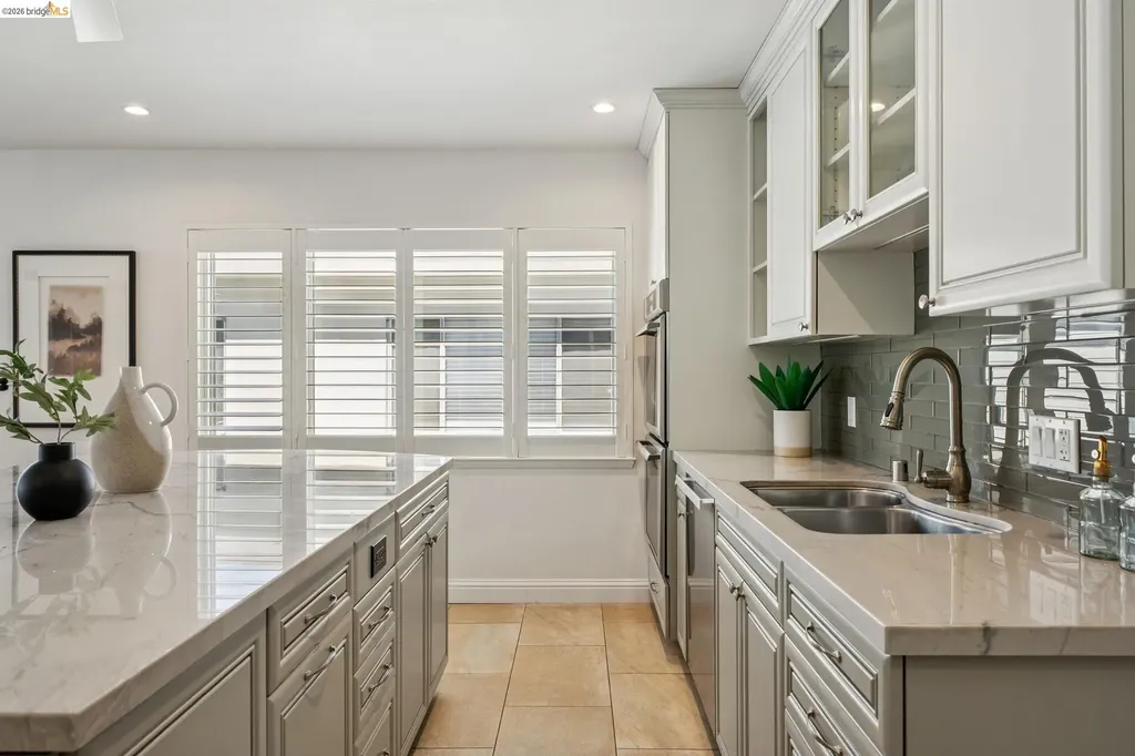 1410 Lakeshore Avenue Oakland CA 94606