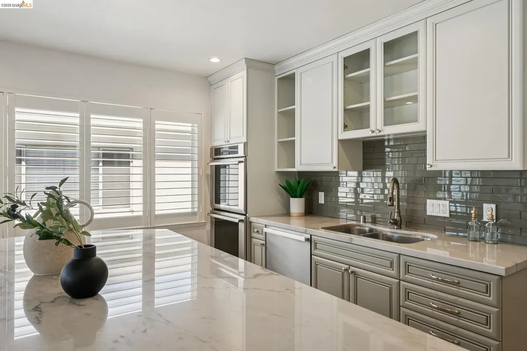 1410 Lakeshore Avenue Oakland CA 94606