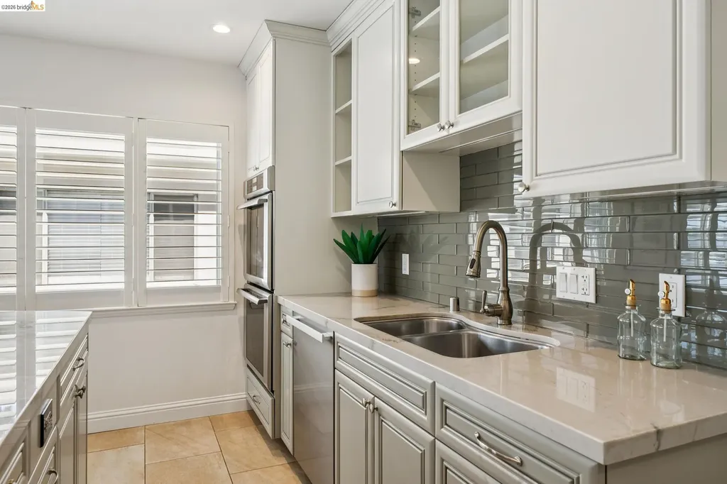 1410 Lakeshore Avenue Oakland CA 94606