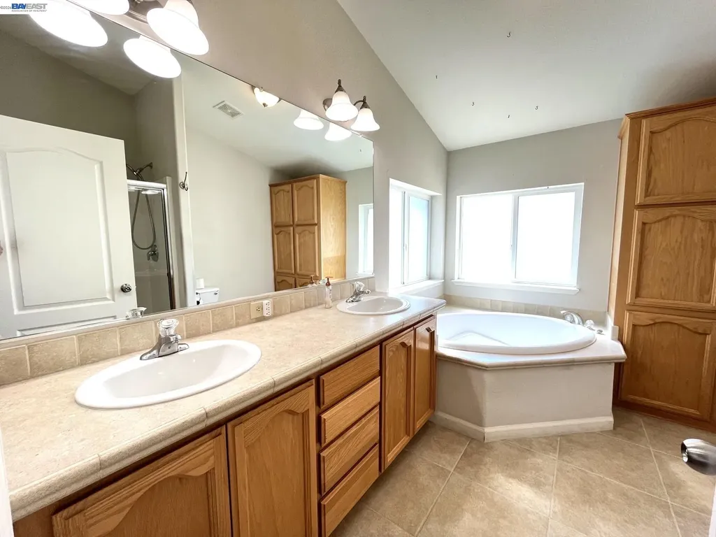 209 Santa Susana San Leandro CA 94579