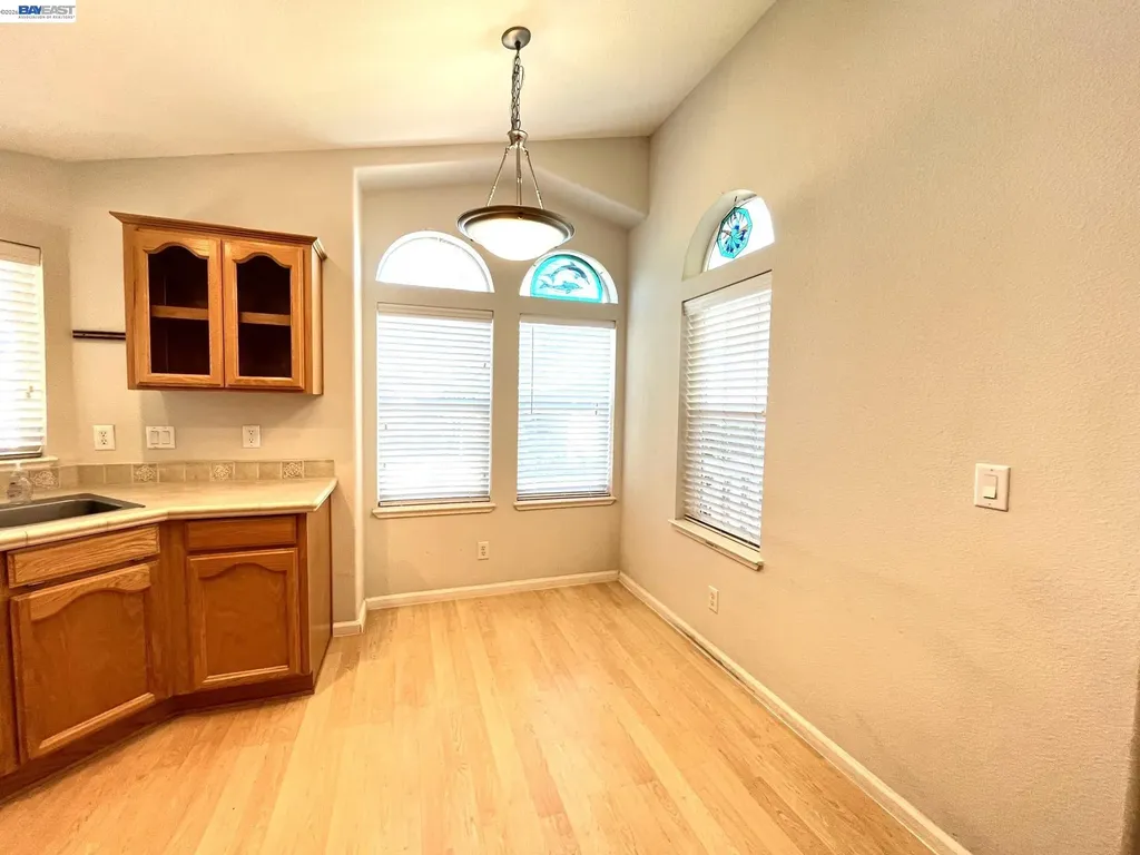 209 Santa Susana San Leandro CA 94579