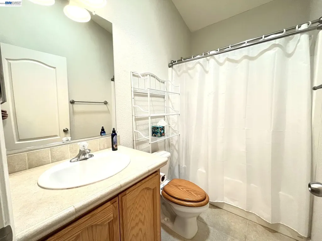 209 Santa Susana San Leandro CA 94579