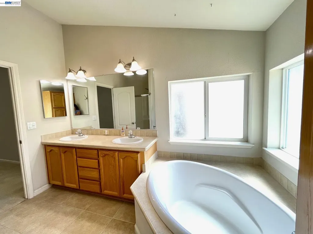 209 Santa Susana San Leandro CA 94579