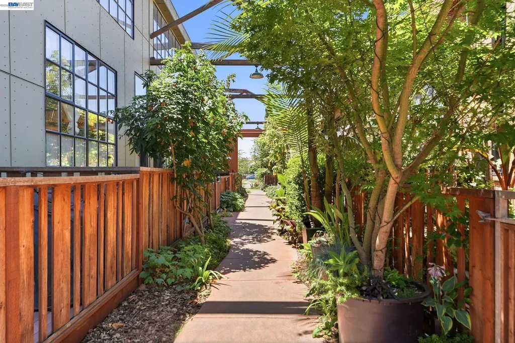 1501 37th Avenue Oakland CA 94601