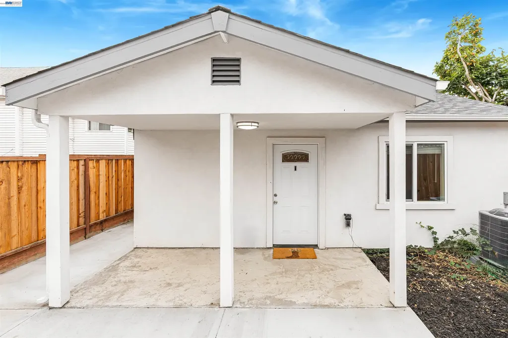 3035 Logan Street Oakland CA 94601