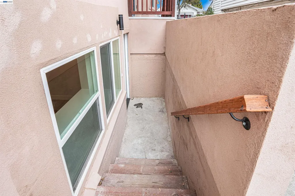 3035 Logan Street Oakland CA 94601