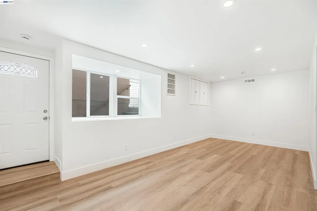 3035 Logan Street Oakland CA 94601