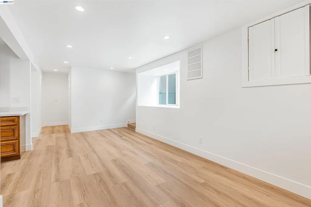 3035 Logan Street Oakland CA 94601