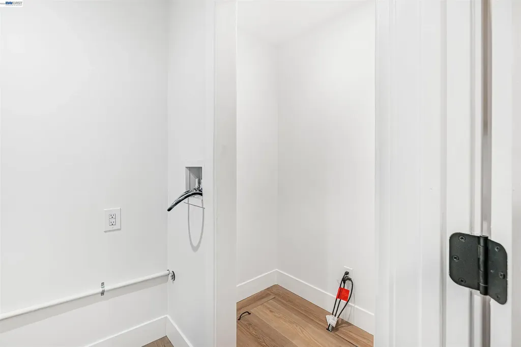 3035 Logan Street Oakland CA 94601