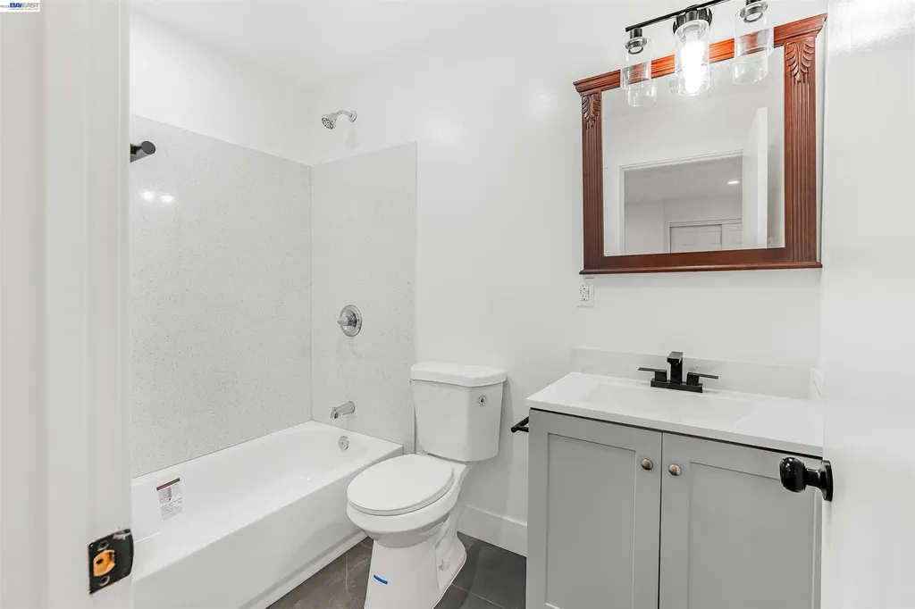 3035 Logan Street Oakland CA 94601