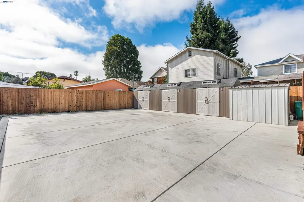 3035 Logan Street Oakland CA 94601